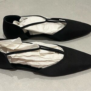 BNIB Toteme T-strap point toe flats, black grosgrain, size EU39 (US9)